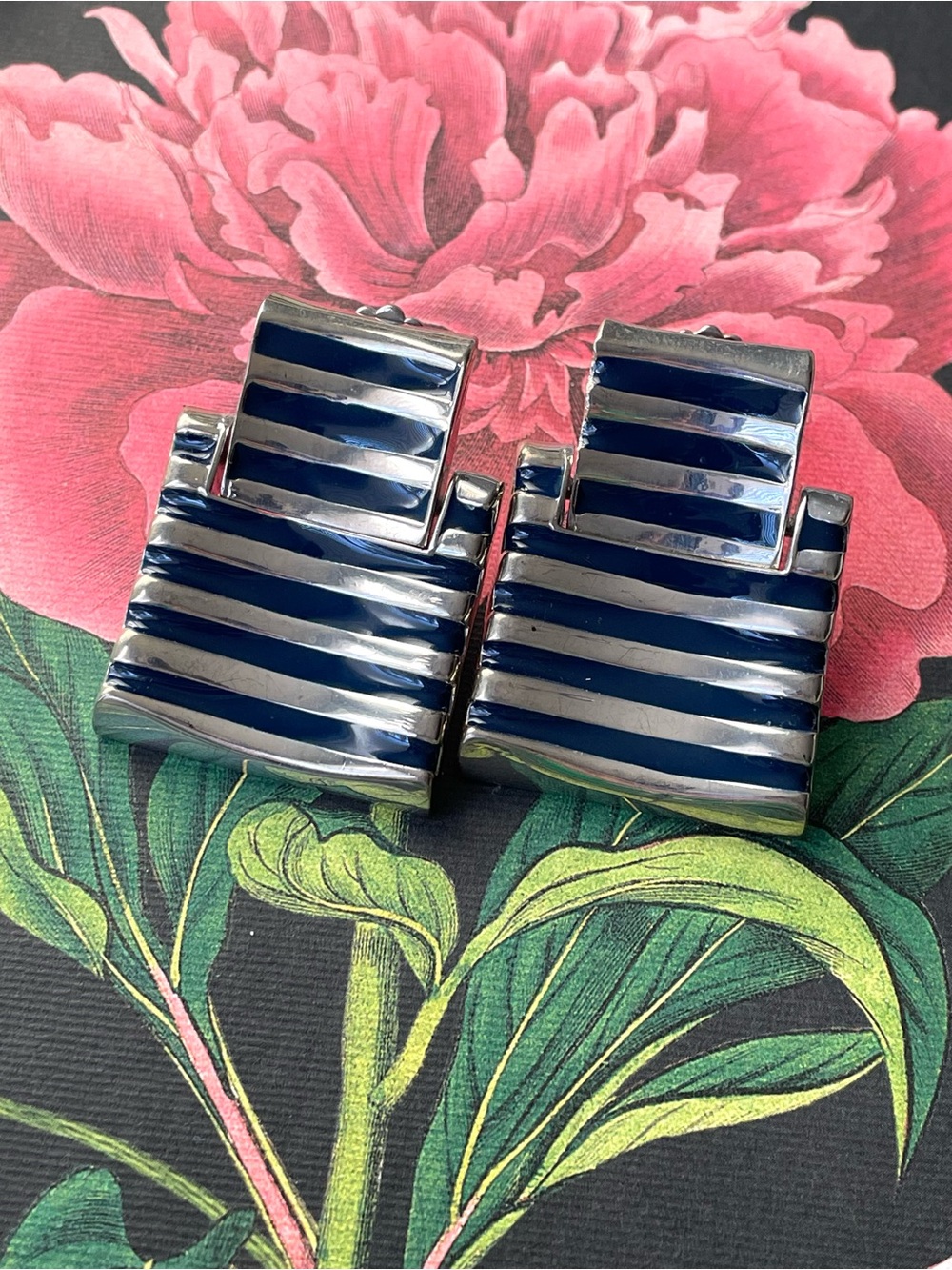 Vintage silvertone & blue striped chunky clip-on doorknocker earrings